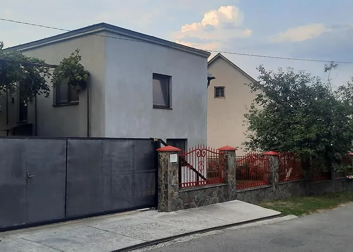 Апартаменты Petite Велятино